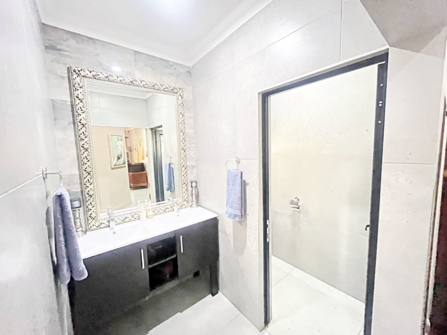 Commercial Property for Sale in Broederstroom North West